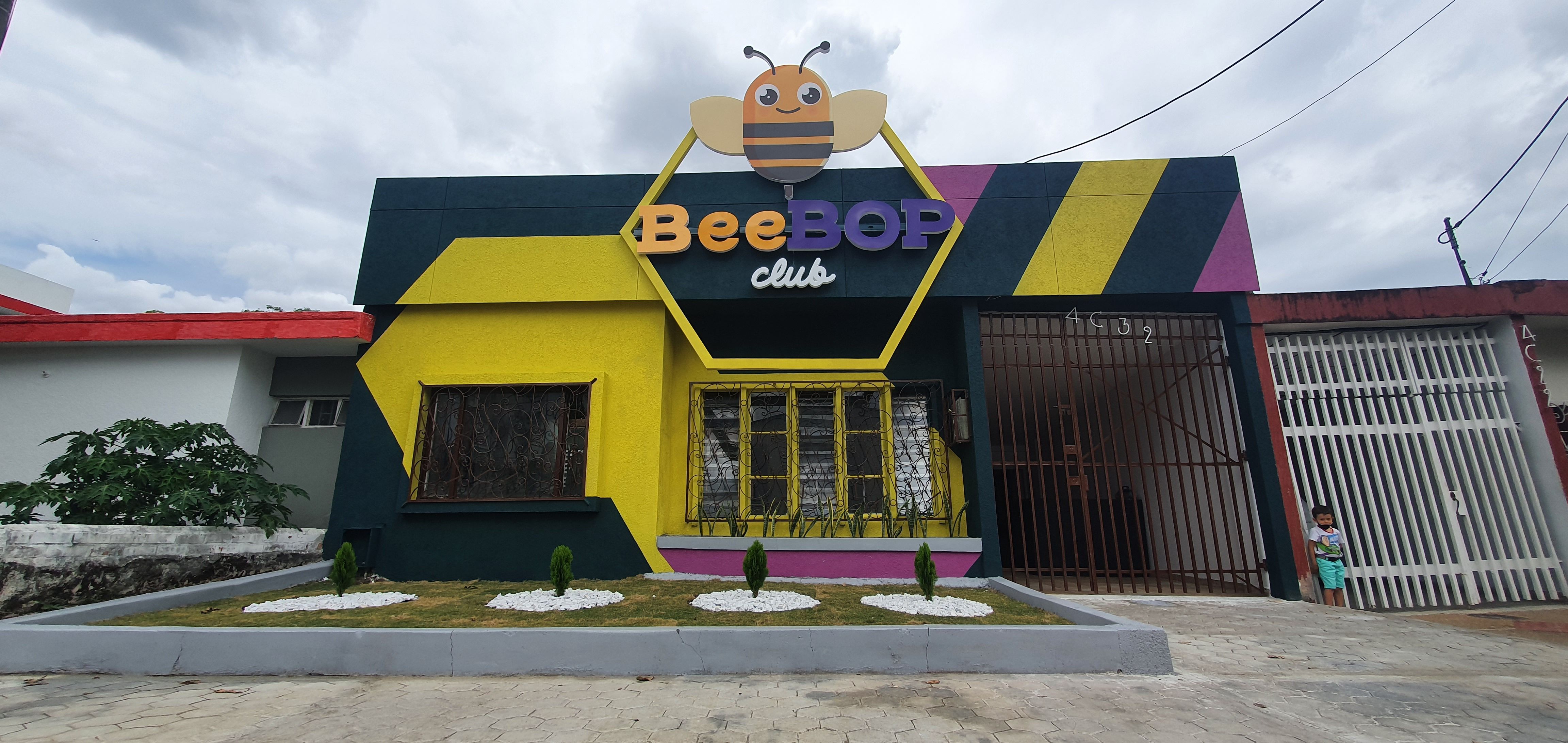 Bee Bop Club Macarena - Imagen 1